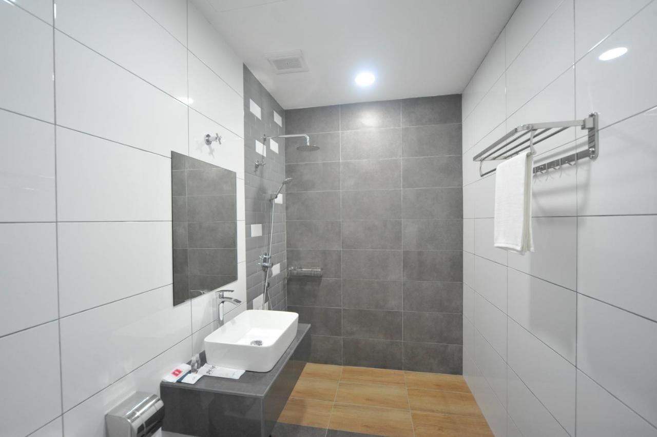 Mye Hotel Muar Exteriér fotografie